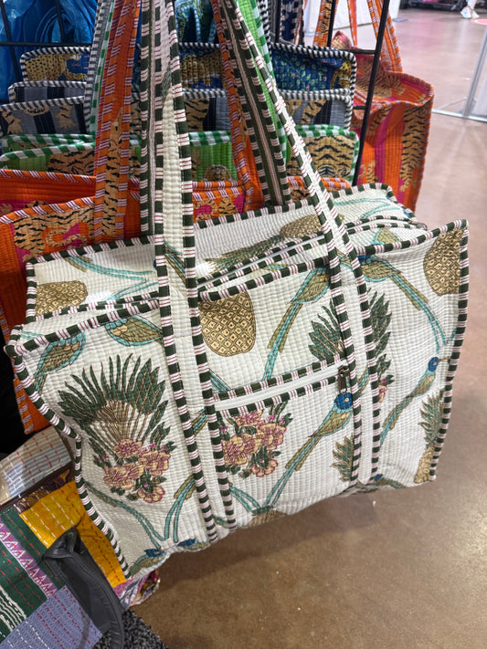 Fabric Totes w Zipper Closure