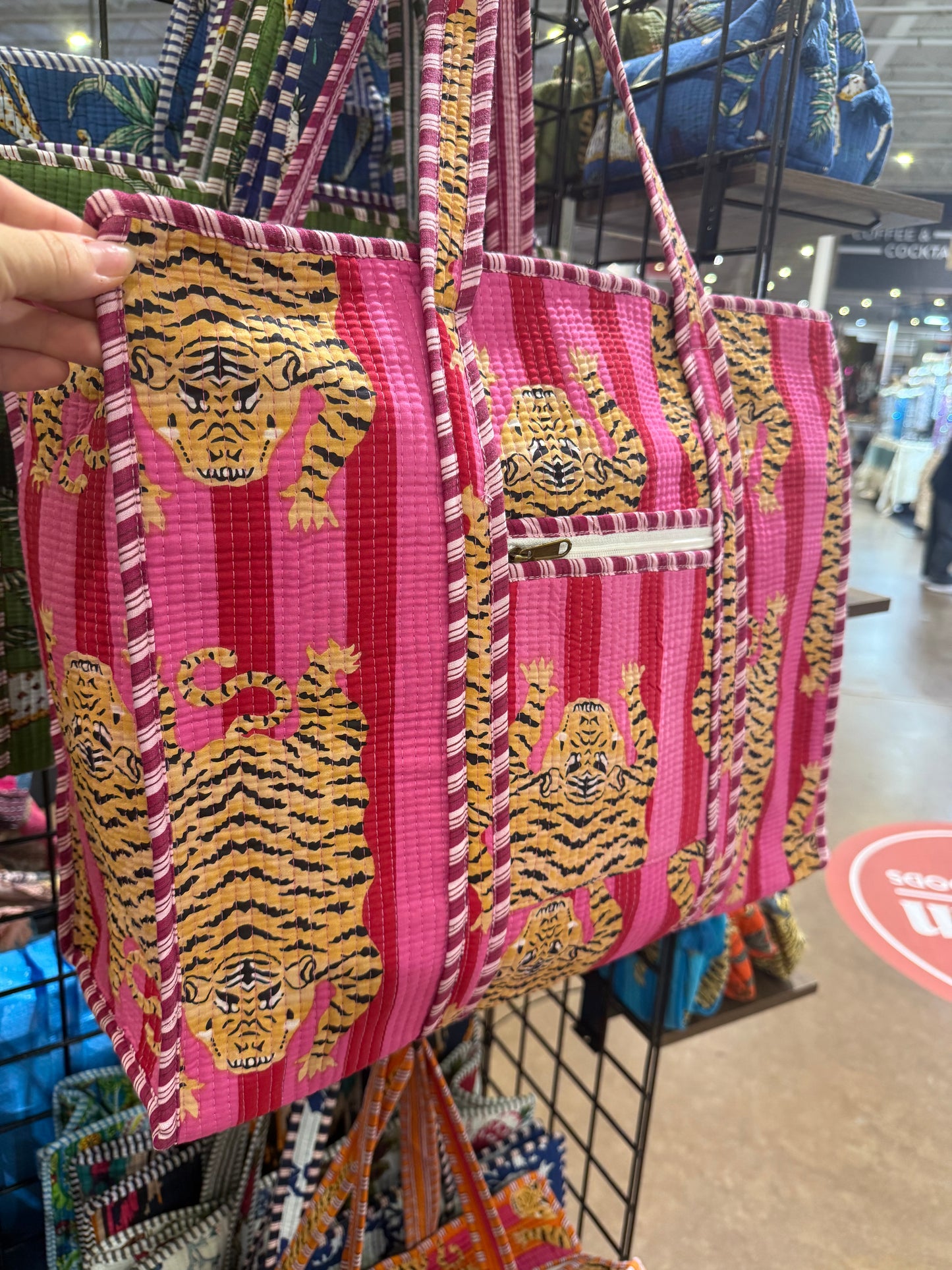 Fabric Totes w Zipper Closure