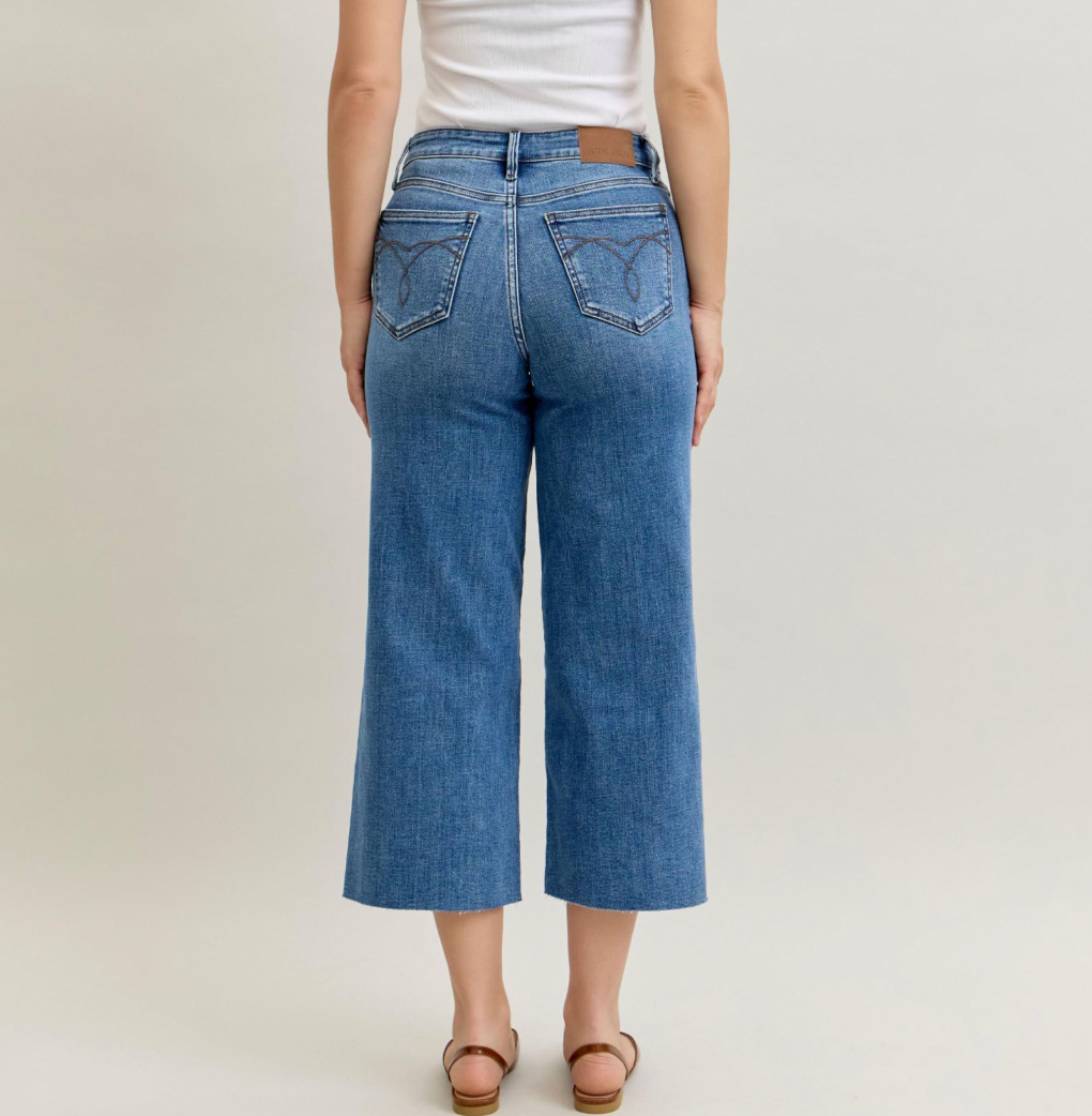 Judy Blue Wide Leg Crop Jeans – Medium Wash