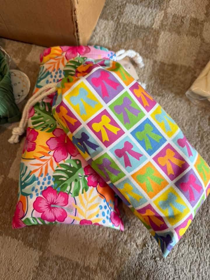 Jess Lea Bow Beach/Pool Towel In Bag