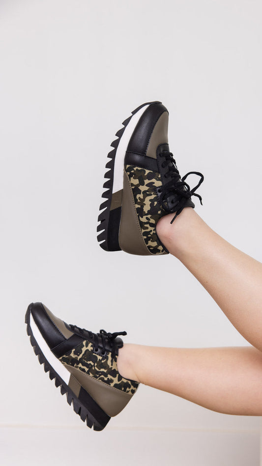 Geri Sneaker in Camo